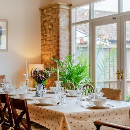 4 Bed In Cawton Oc-t32408 * Stonegrave