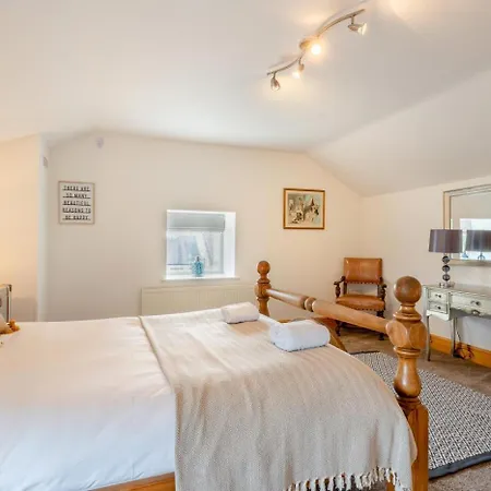 4 Bed In Cawton Oc-t32408 * Stonegrave