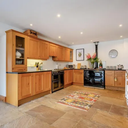 4 Bed In Cawton Oc-t32408 Stonegrave