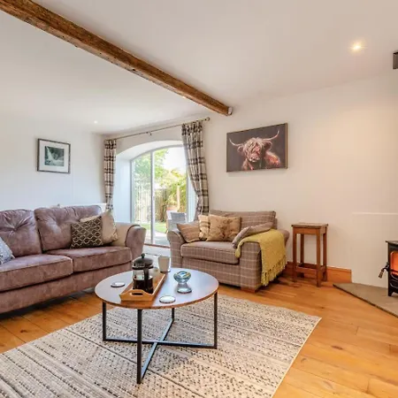 4 Bed In Cawton Oc-t32408